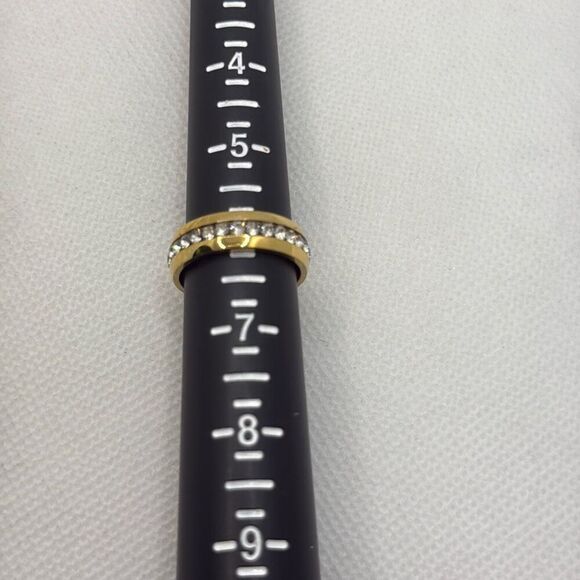 NWOT Size 6 Titanium steel with zircon eternity band - Picture 4 of 4